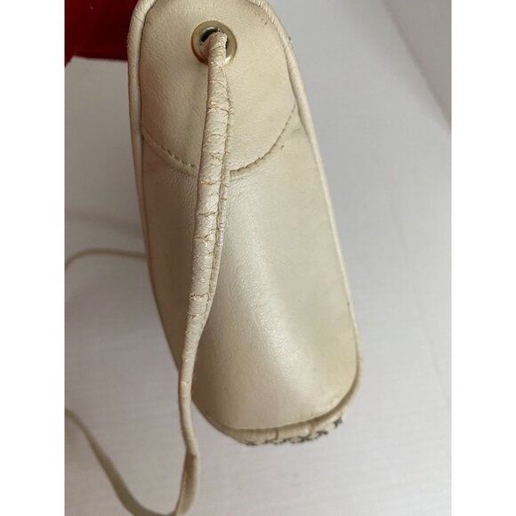 Vintage Beige Small Crossbody Bag With Metal Mesh Design & Shoulder Strap - Picture 5 of 10